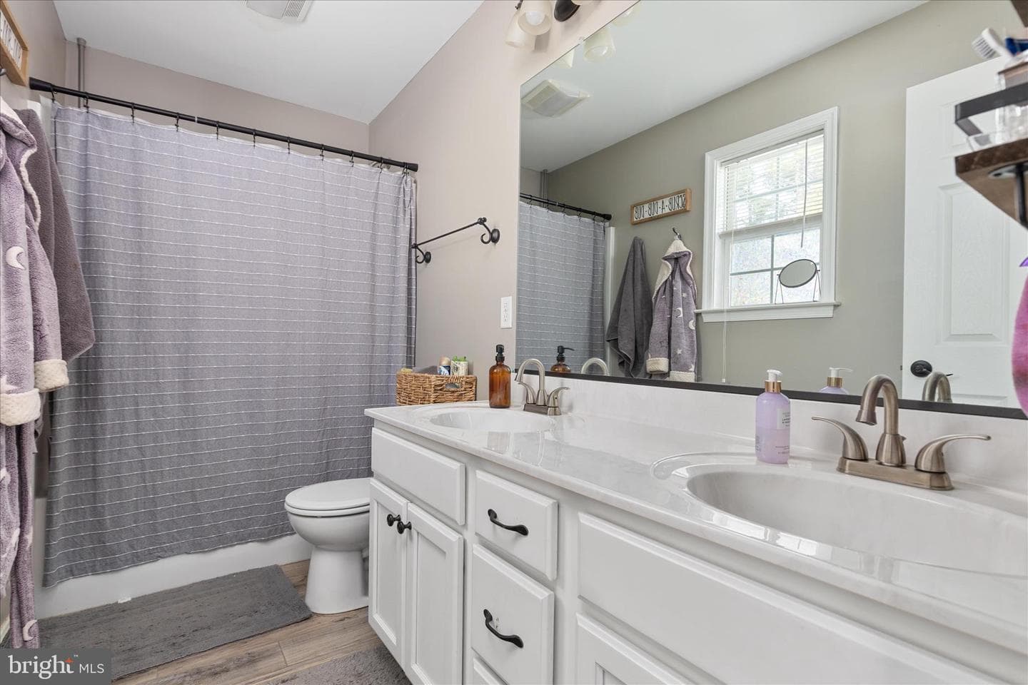 318 Newman Street photo 19