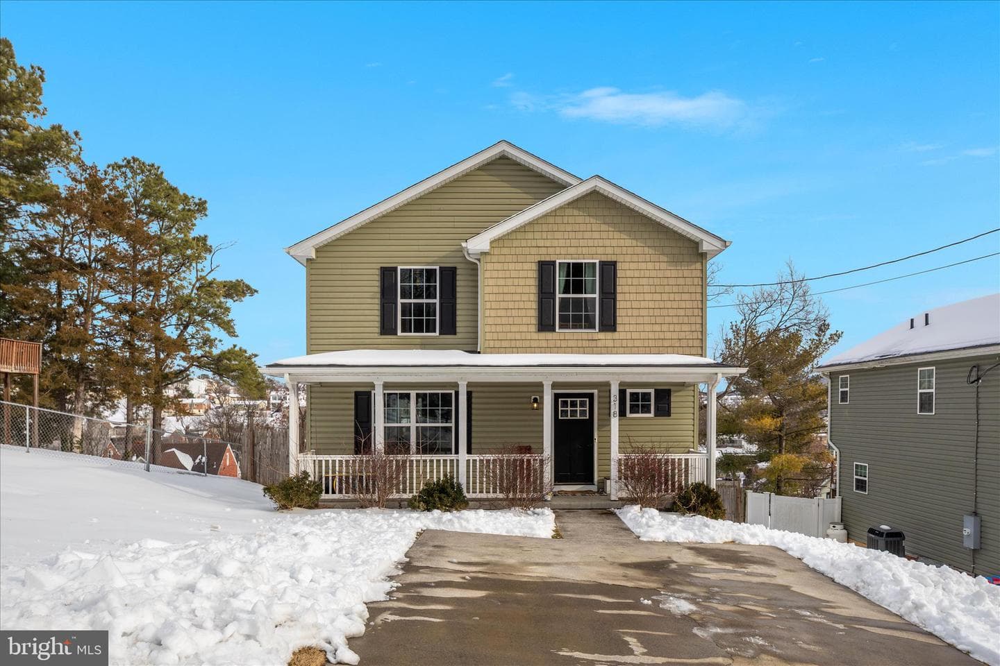 318 Newman Street photo 2