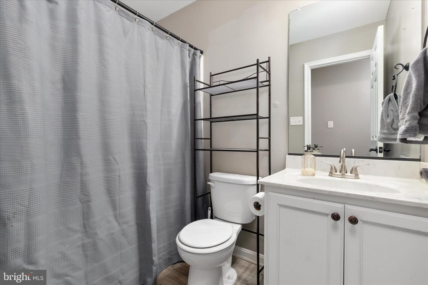 318 Newman Street photo 22