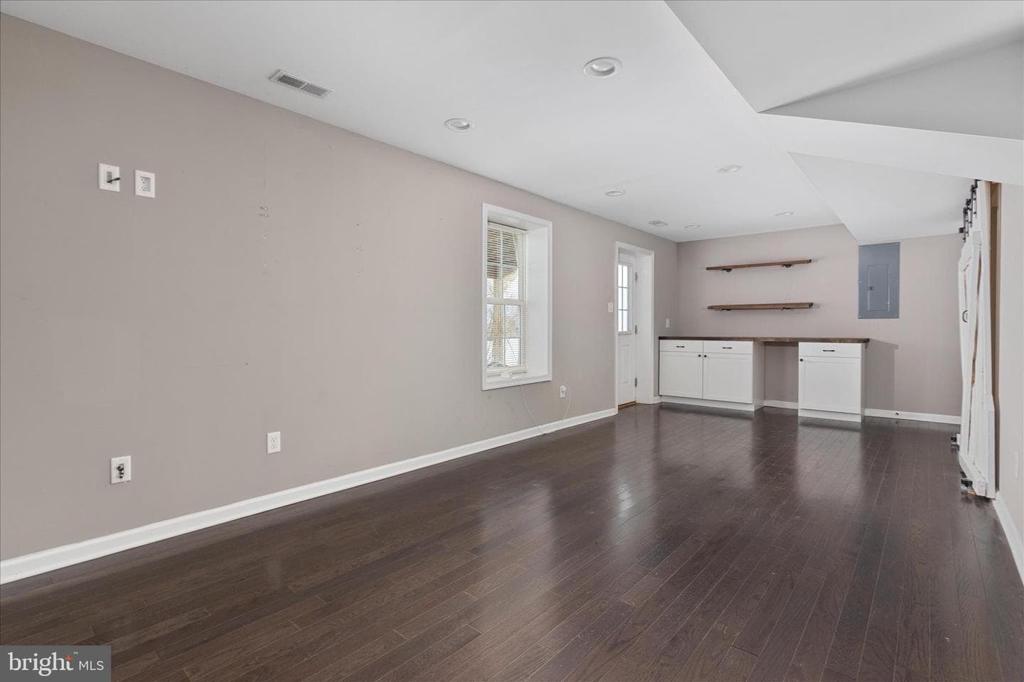 318 Newman Street photo 24