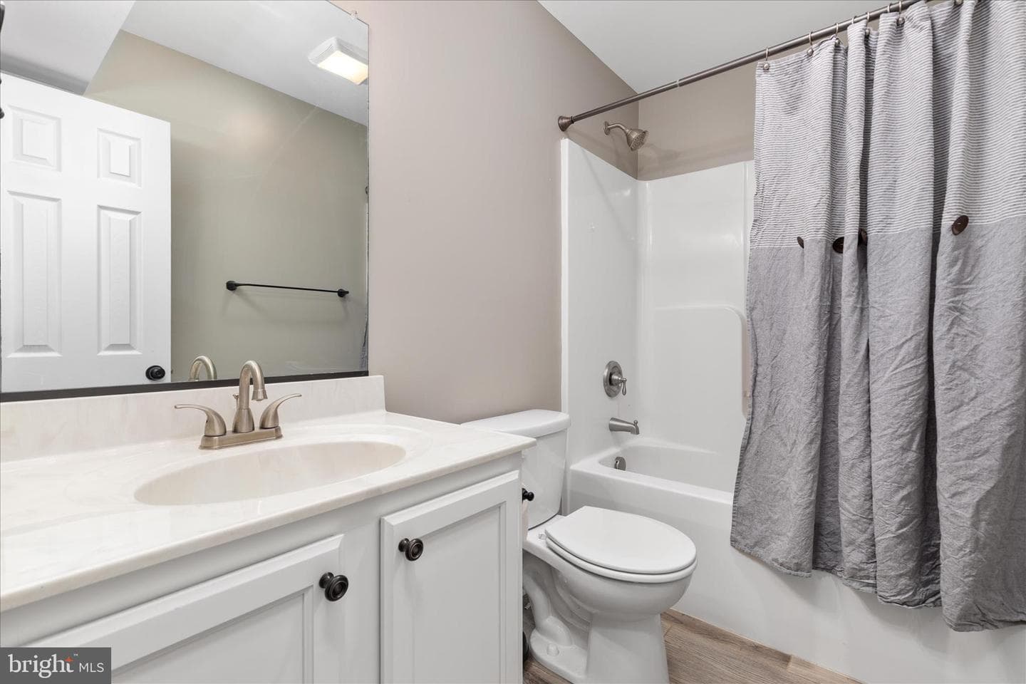 318 Newman Street photo 26