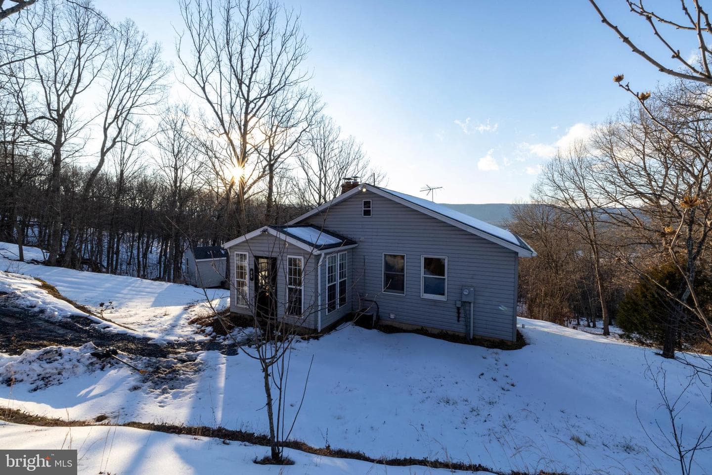 99 Laurel Lane photo 23
