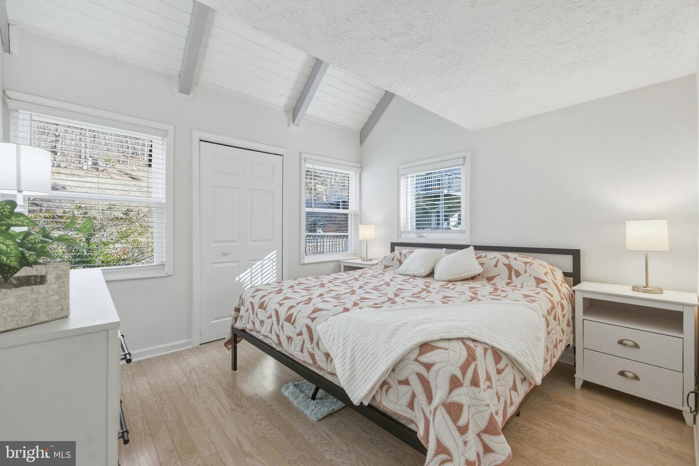 331a King #9a photo 20
