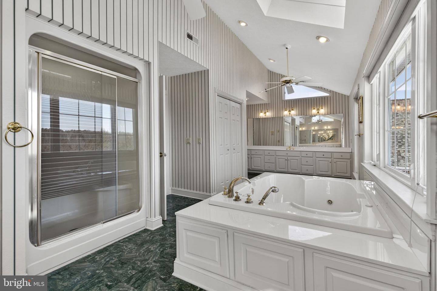 256 Cliffside Drive photo 46
