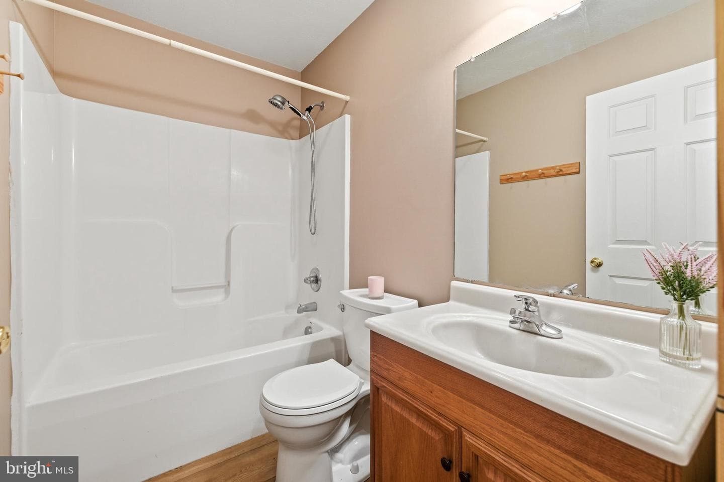 86 Maple Avenue photo 23