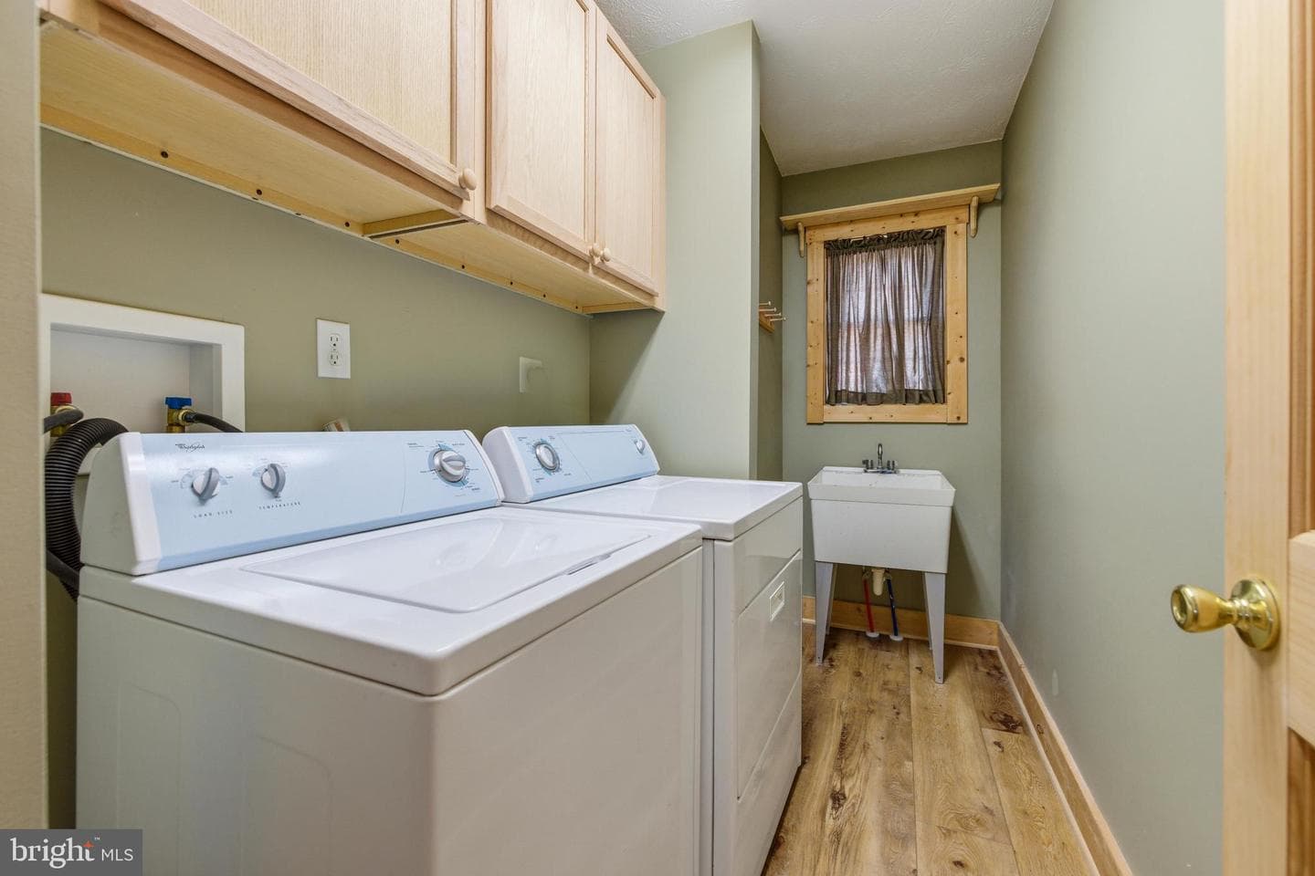 86 Maple Avenue photo 24