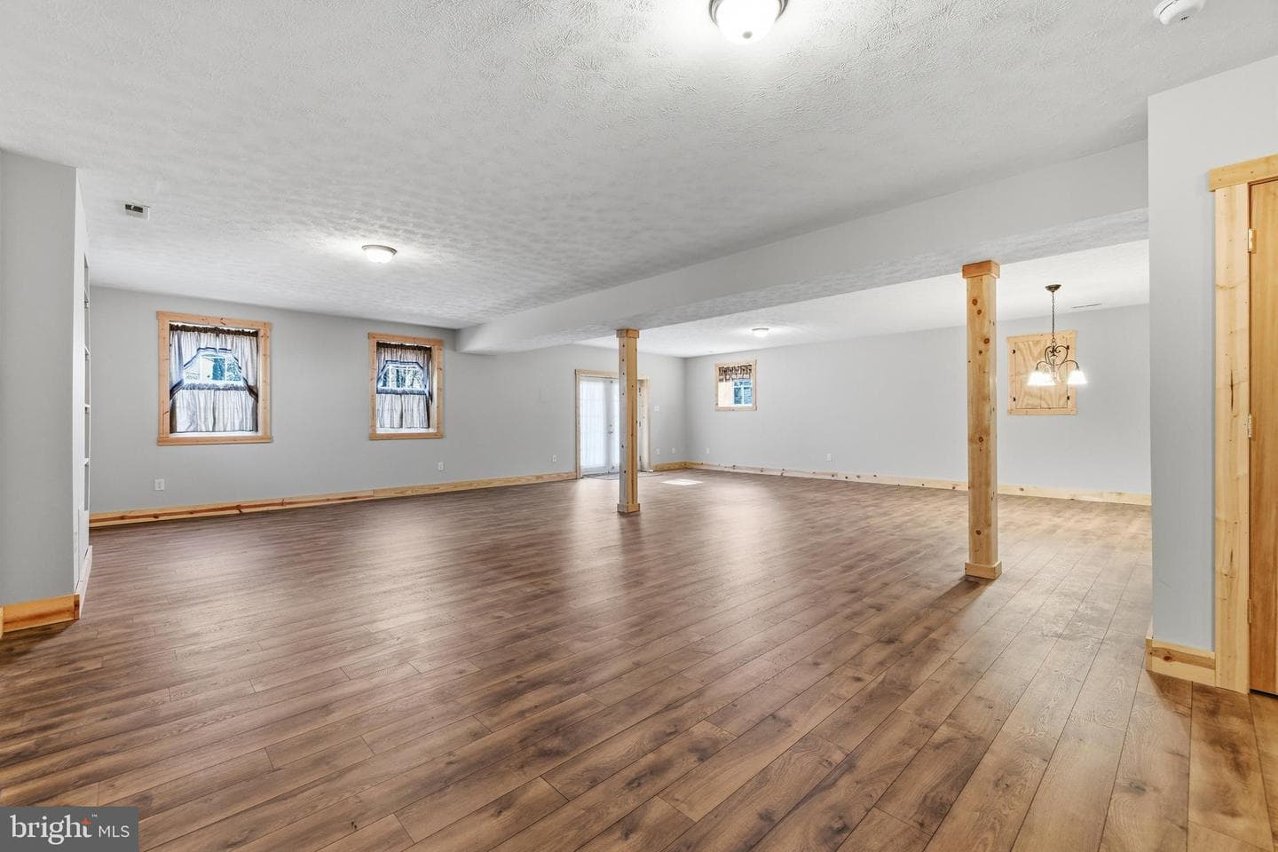 86 Maple Avenue photo 25