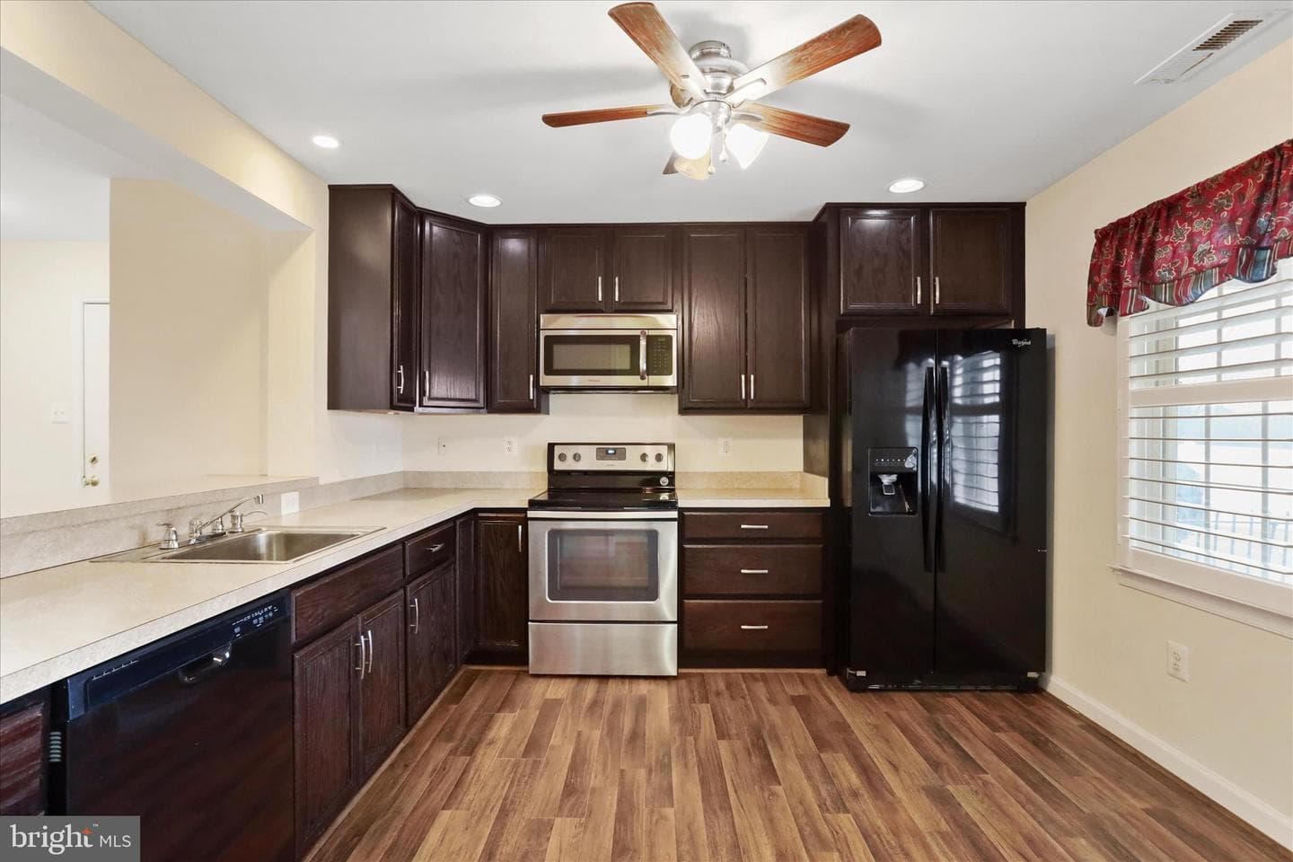 241 Grover Road photo 6