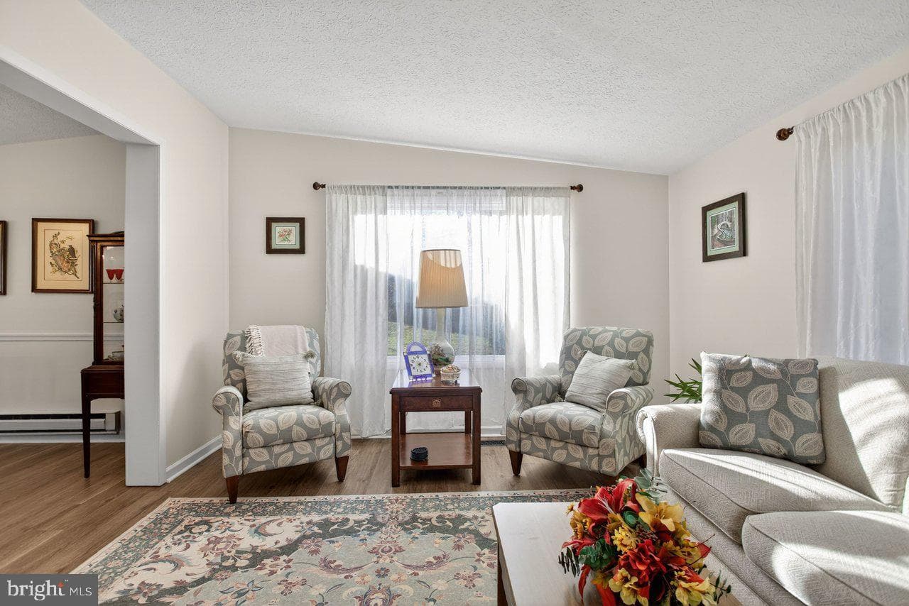 60 Marguerite Drive photo 10