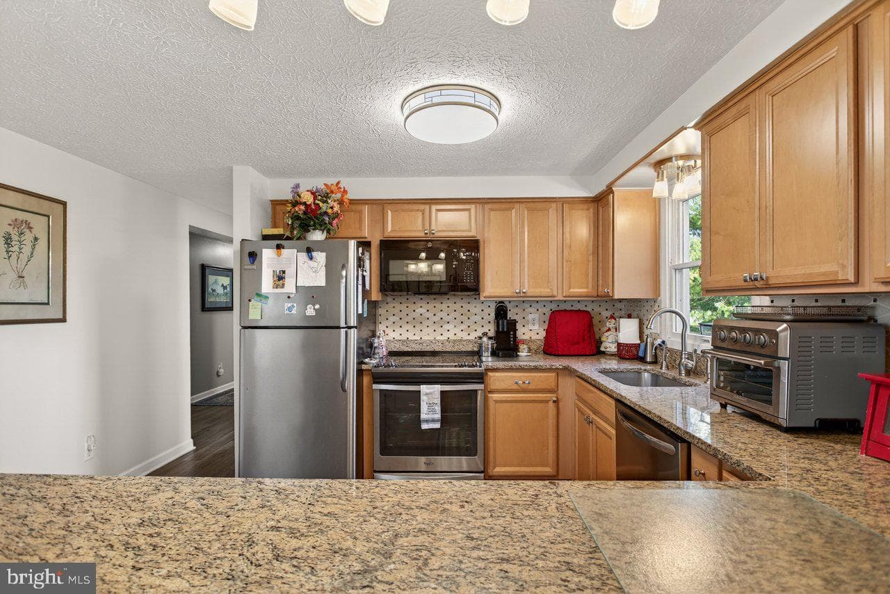 60 Marguerite Drive photo 20