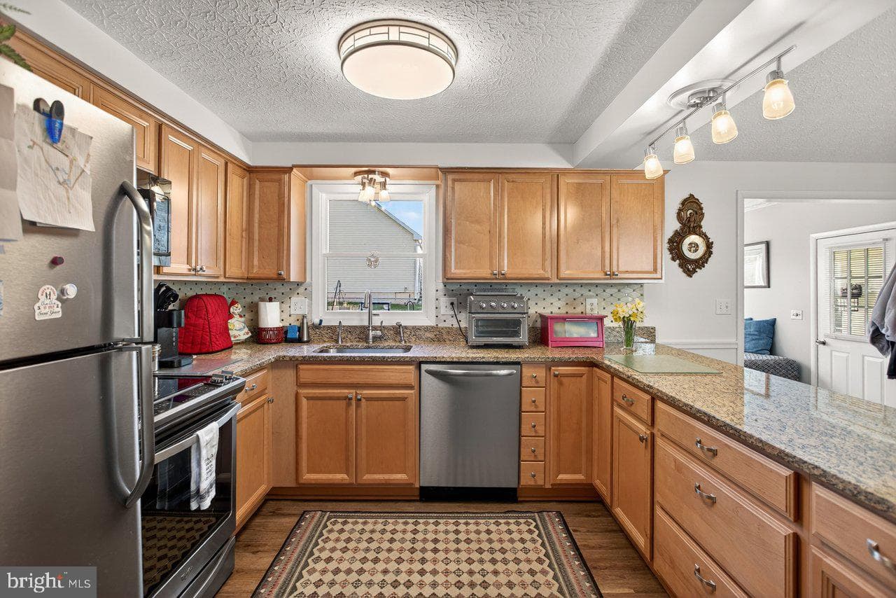 60 Marguerite Drive photo 22