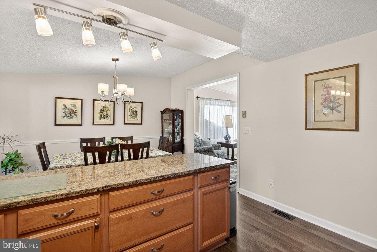 60 Marguerite Drive photo 24