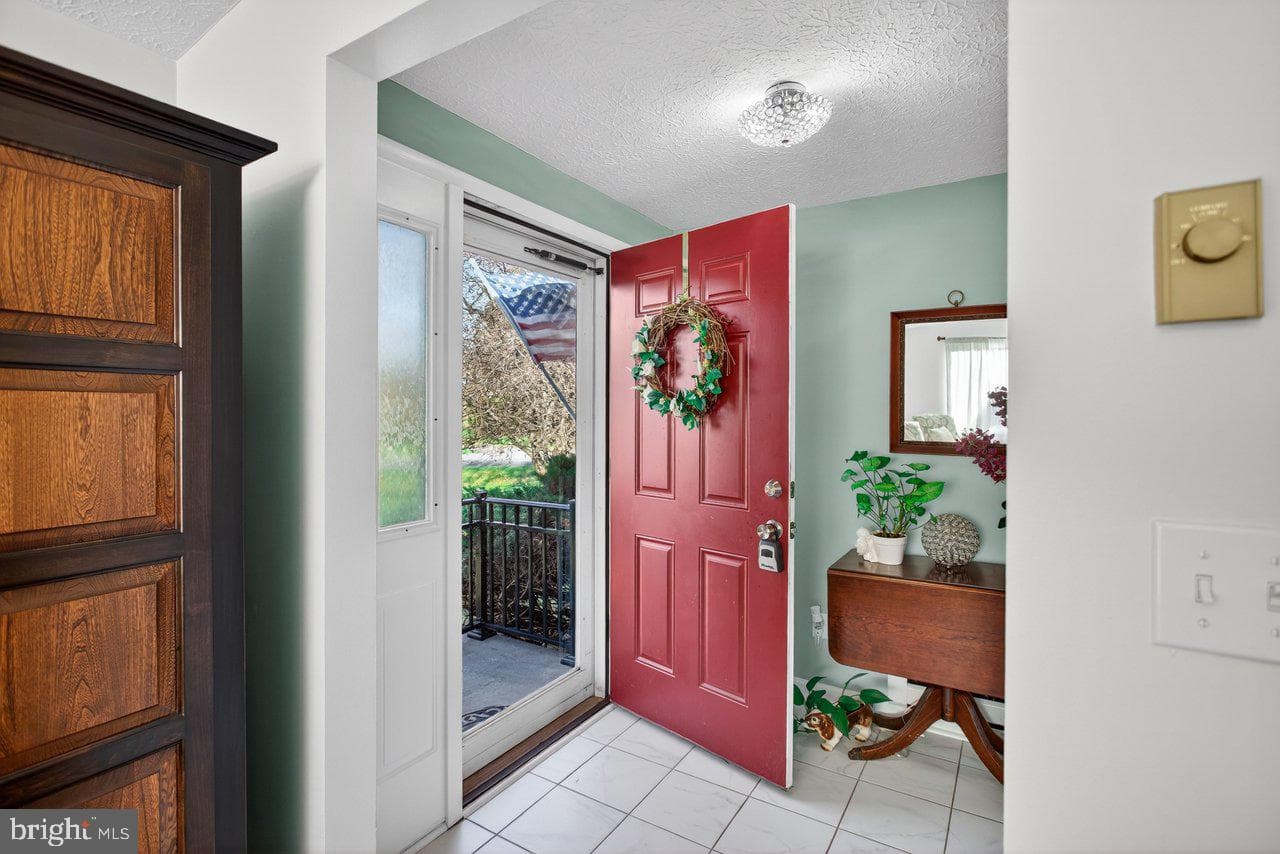60 Marguerite Drive photo 3