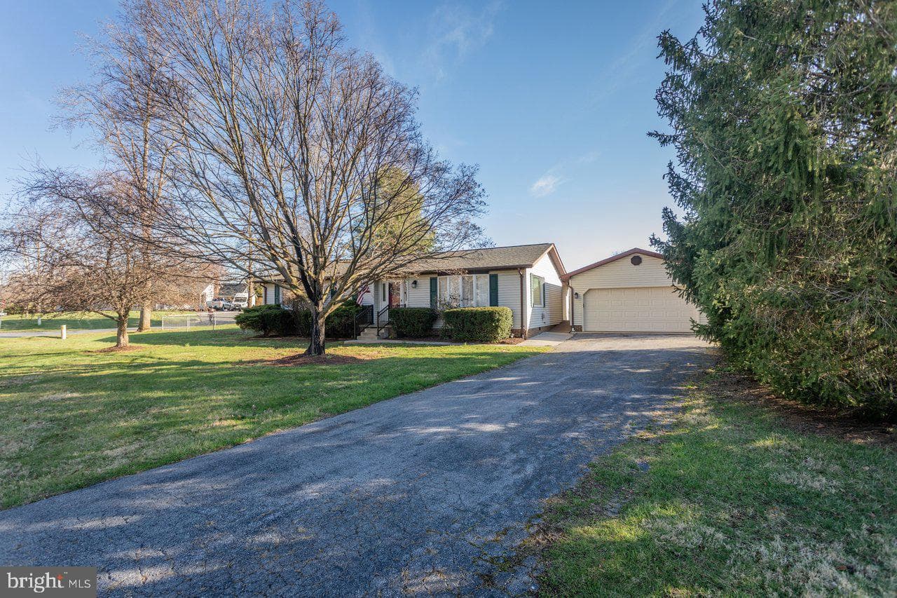 60 Marguerite Drive photo 53