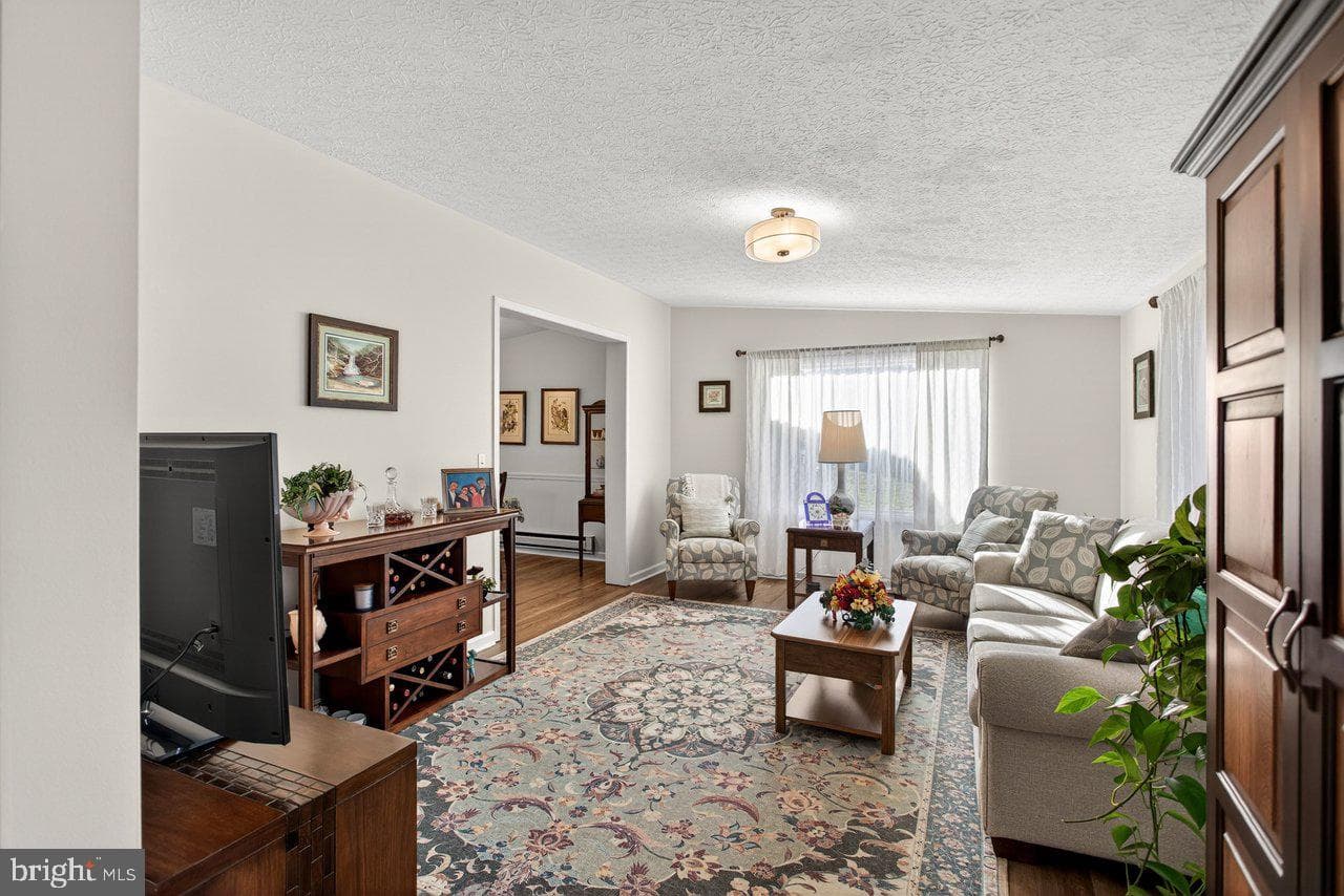60 Marguerite Drive photo 7