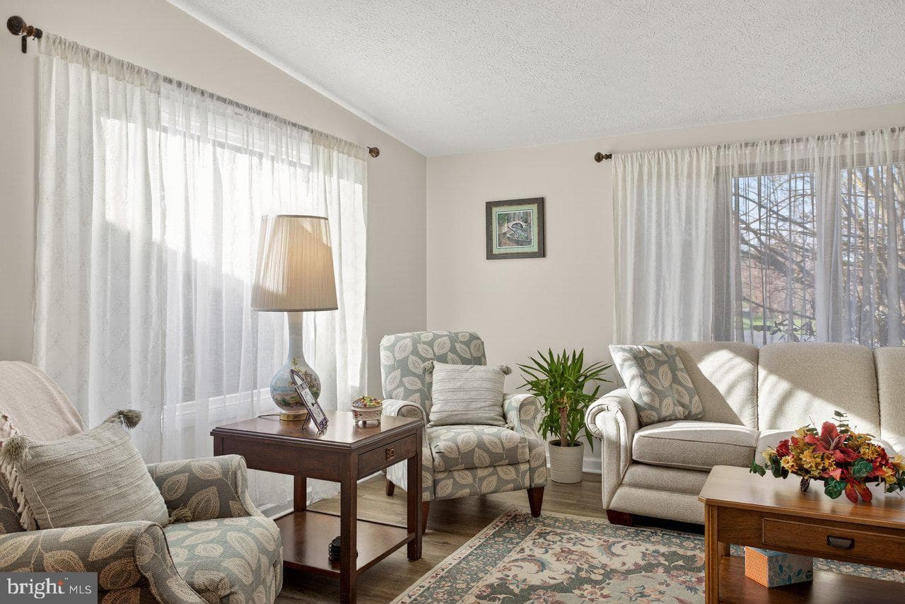 60 Marguerite Drive photo 8