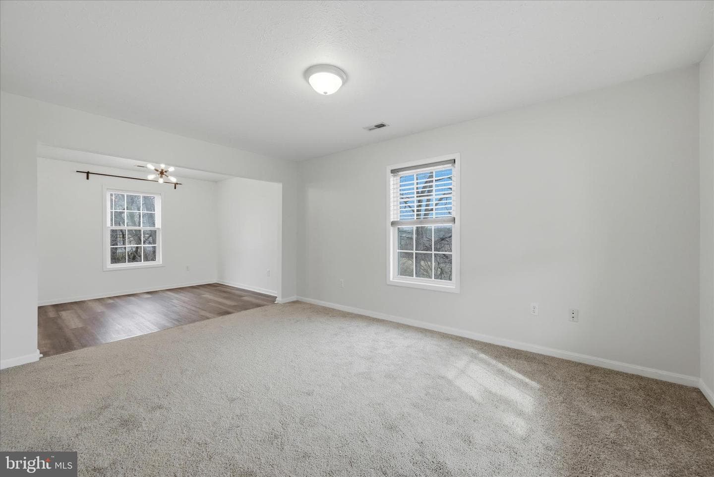 322 Alsberry Street photo 13
