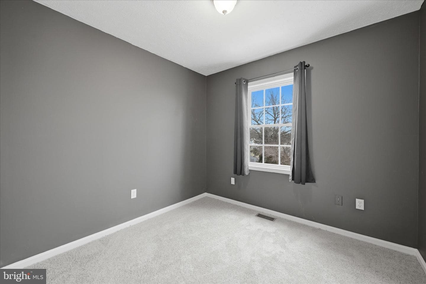 322 Alsberry Street photo 19