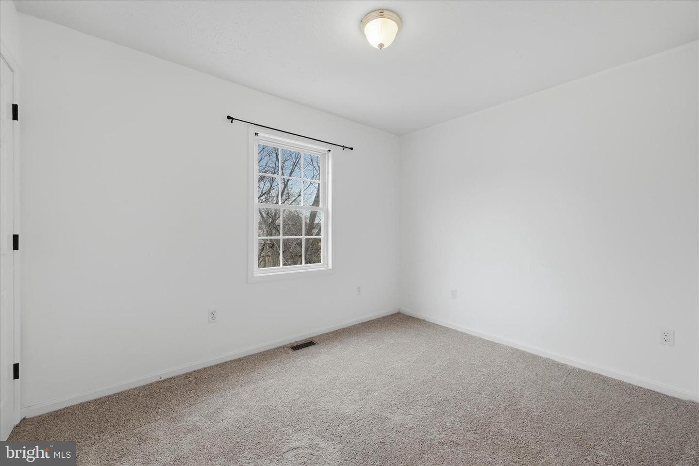 322 Alsberry Street photo 21