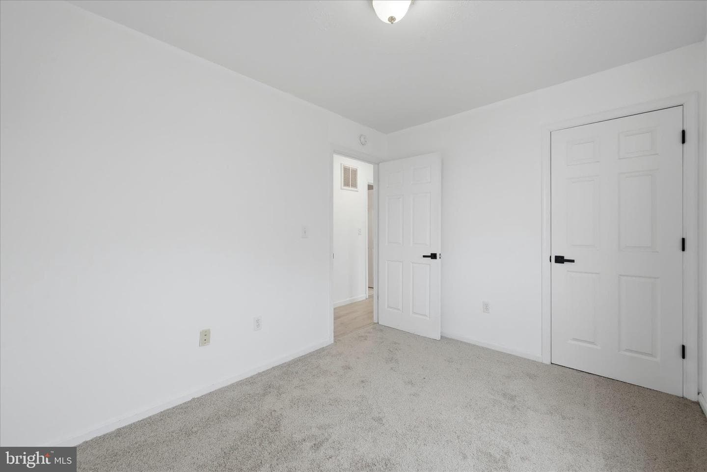 322 Alsberry Street photo 22
