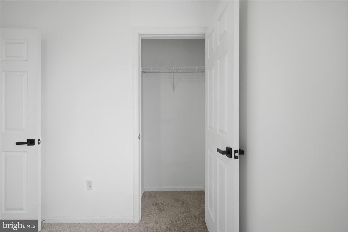 322 Alsberry Street photo 23