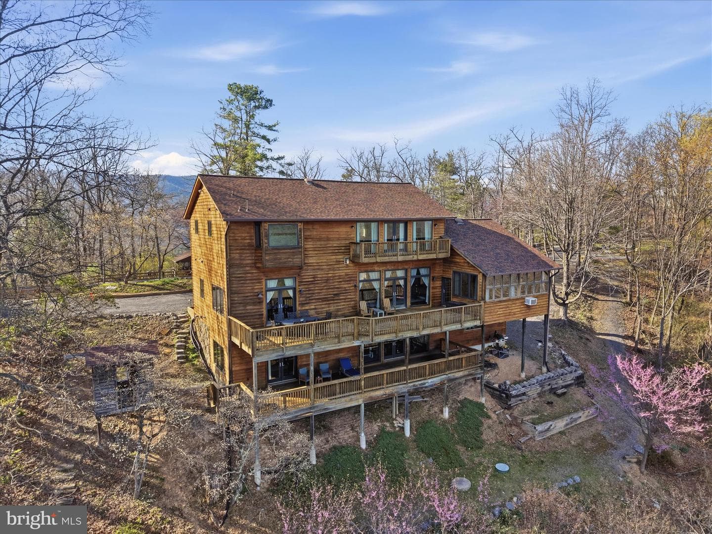 2152 Supinlick Ridge, Broadway