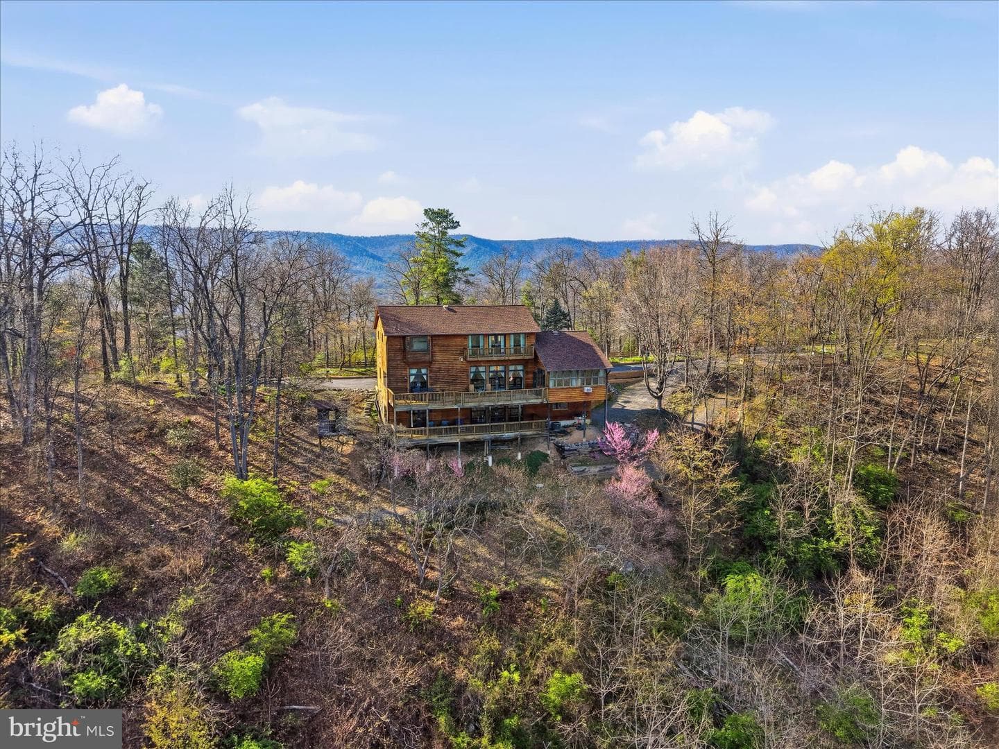 2152 Supinlick Ridge, Broadway