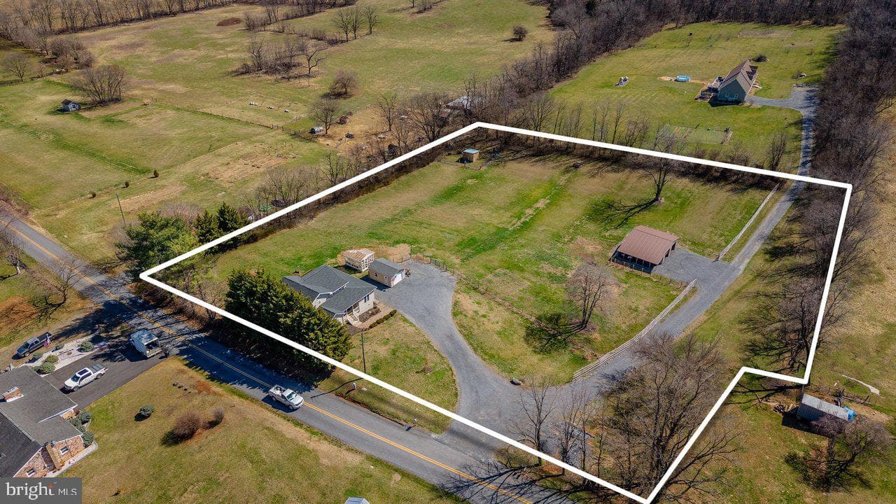 798 Turkey Knob Road photo 2