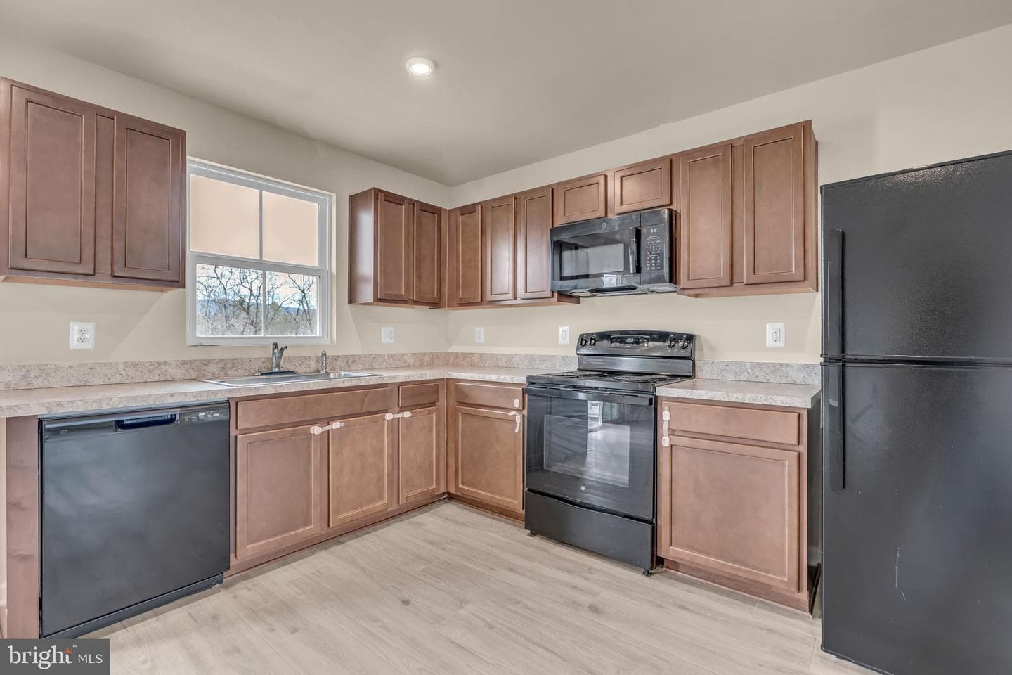 307 Williams Street photo 10
