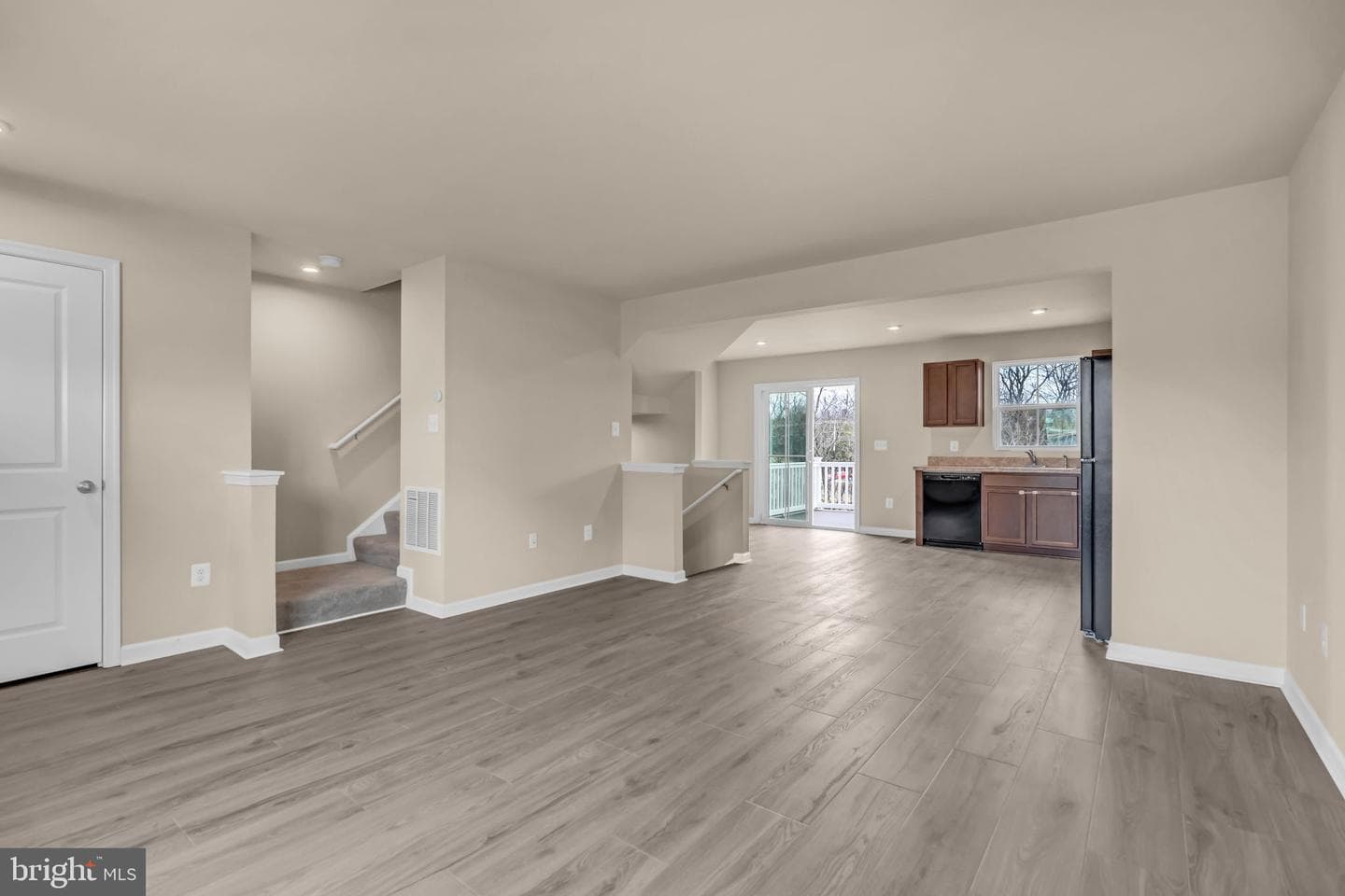 307 Williams Street photo 8