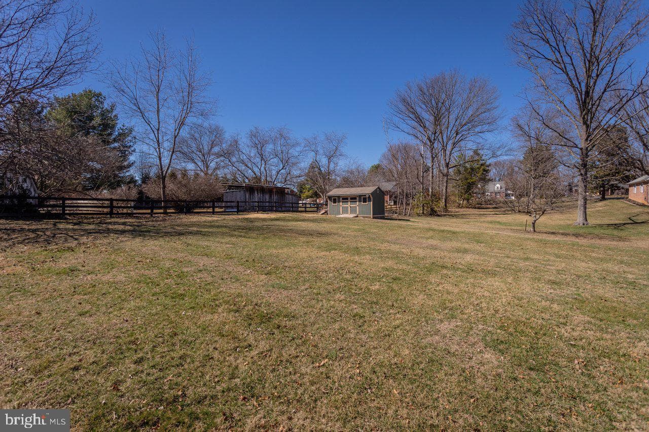 505 W North Street photo 61