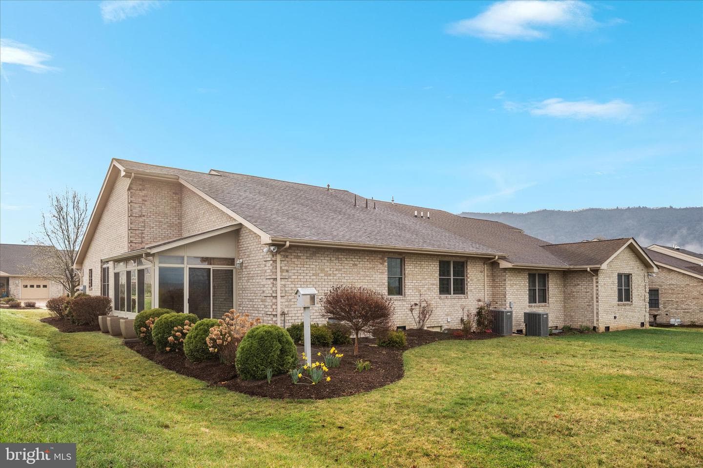154 Daniel Court photo 2