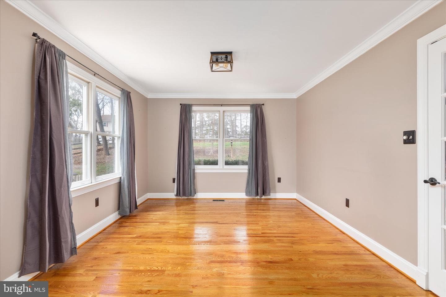 203 Oak Hill Drive photo 12