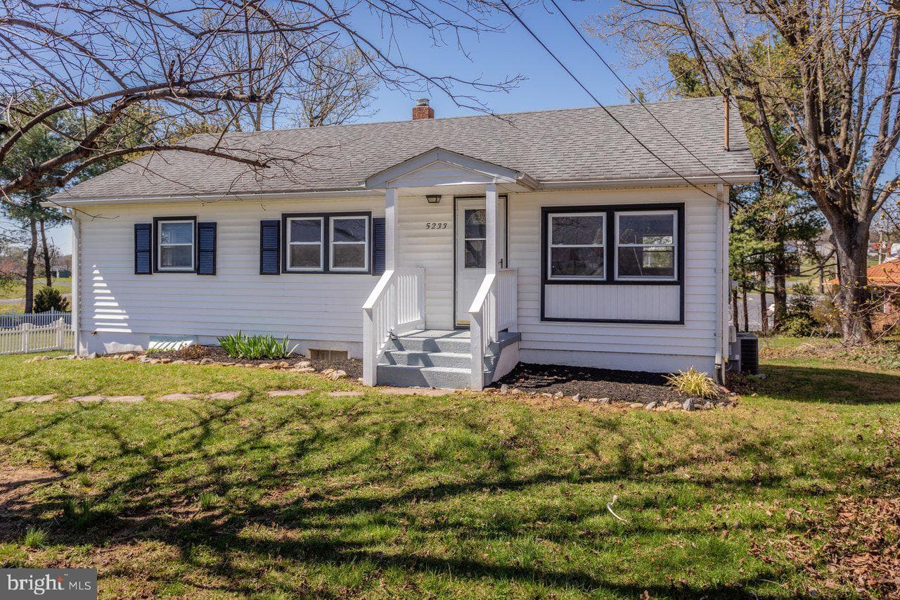 5233 Boxwood Drive