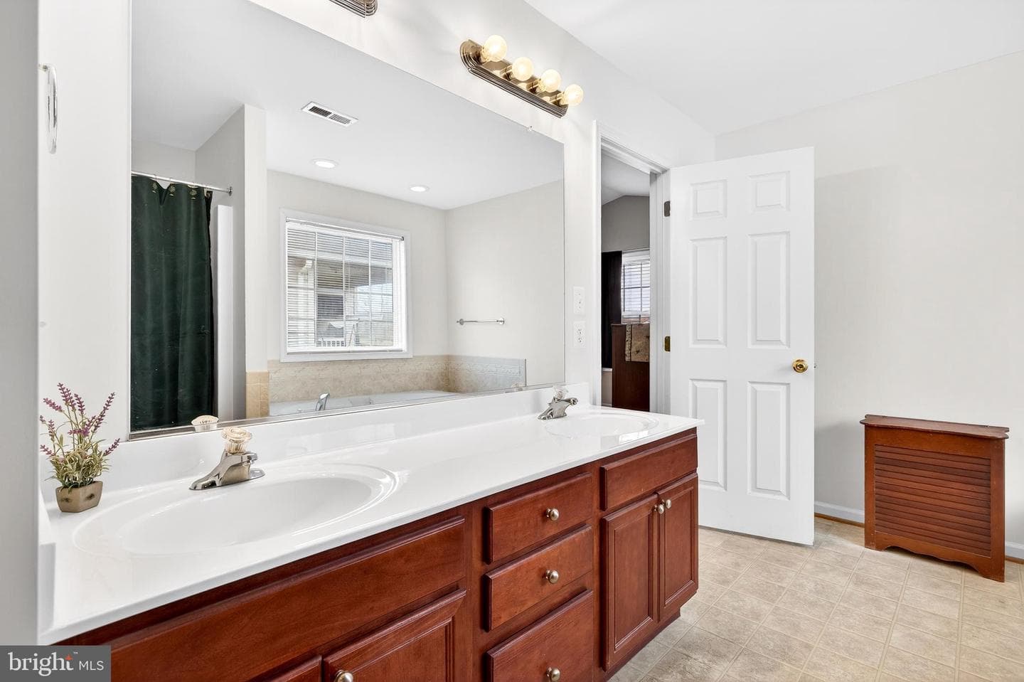 355 Hoover Road photo 23
