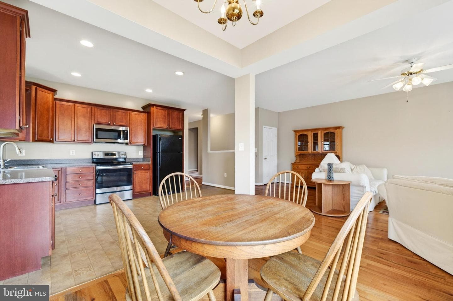 355 Hoover Road photo 8