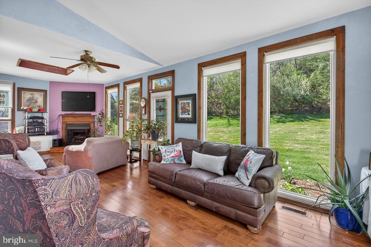 143 Scheffer Gap Road photo 17