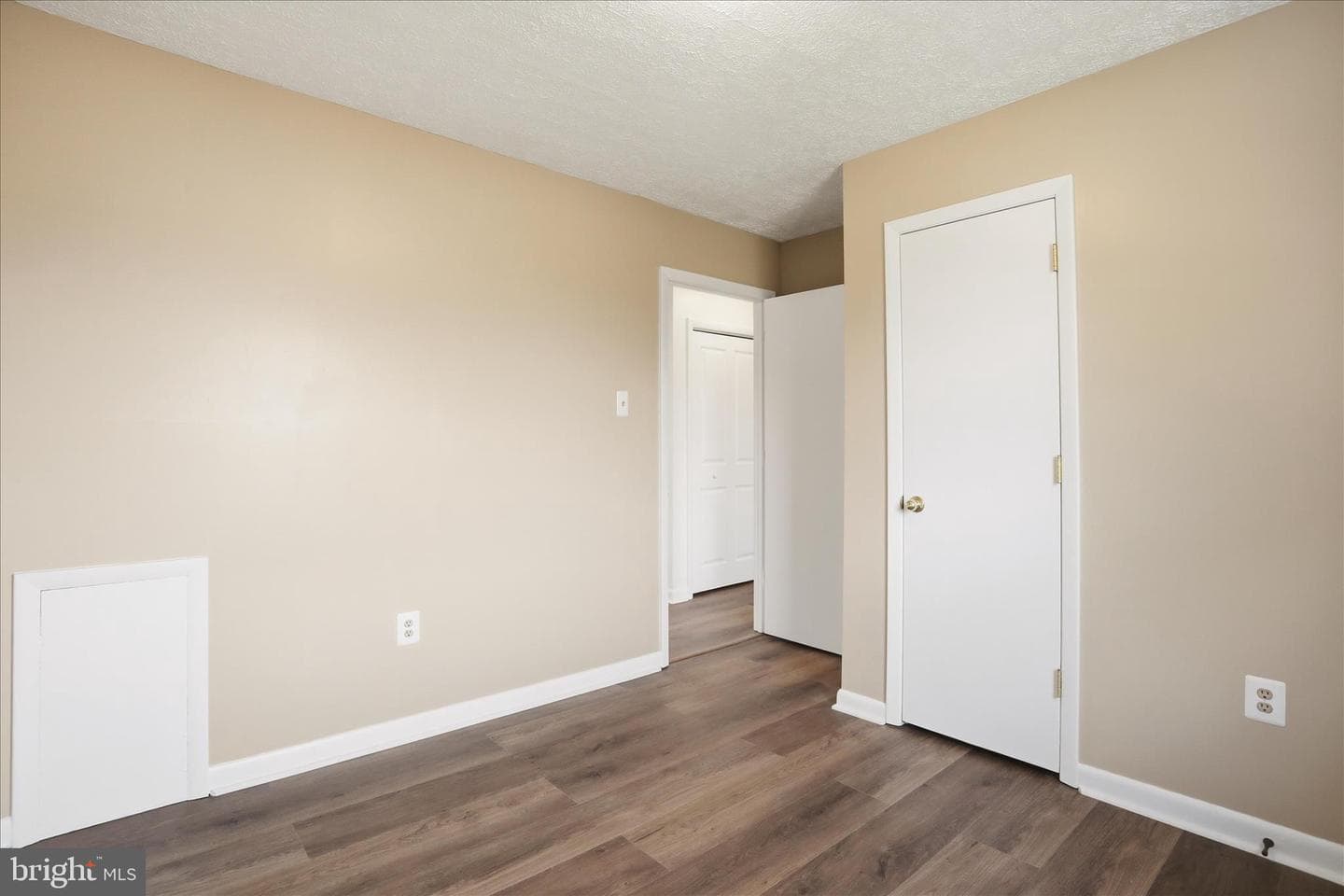 906 Hilltop Drive photo 13