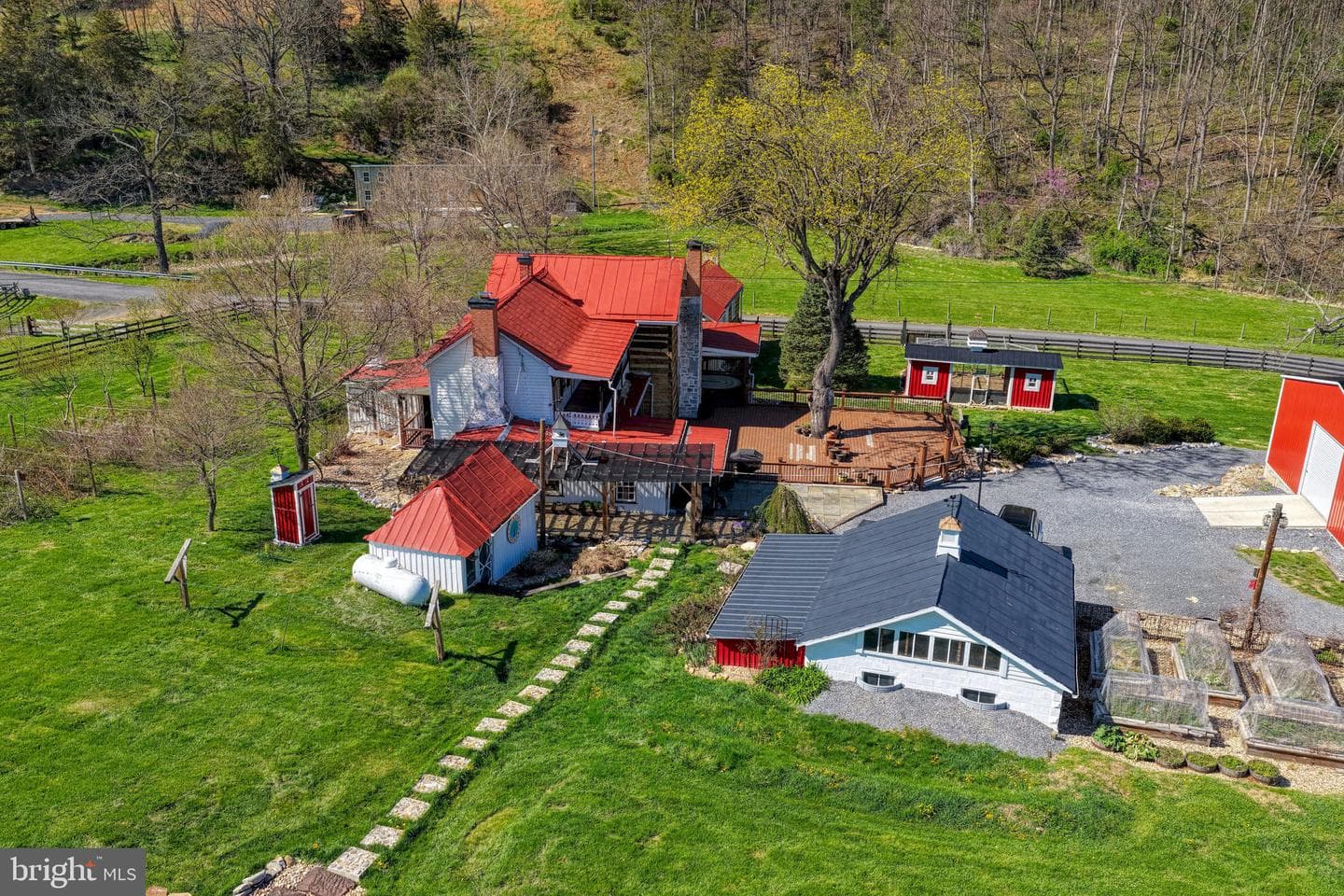 989 Swover Creek Road photo 8