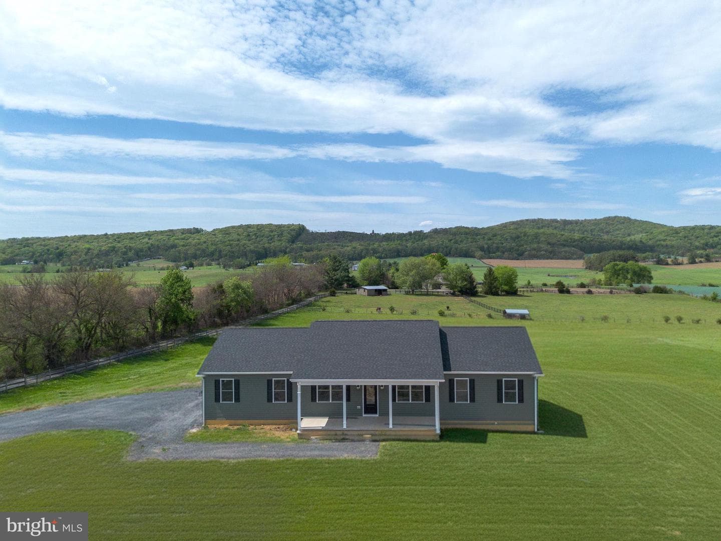 1611 Pleasant View photo 1