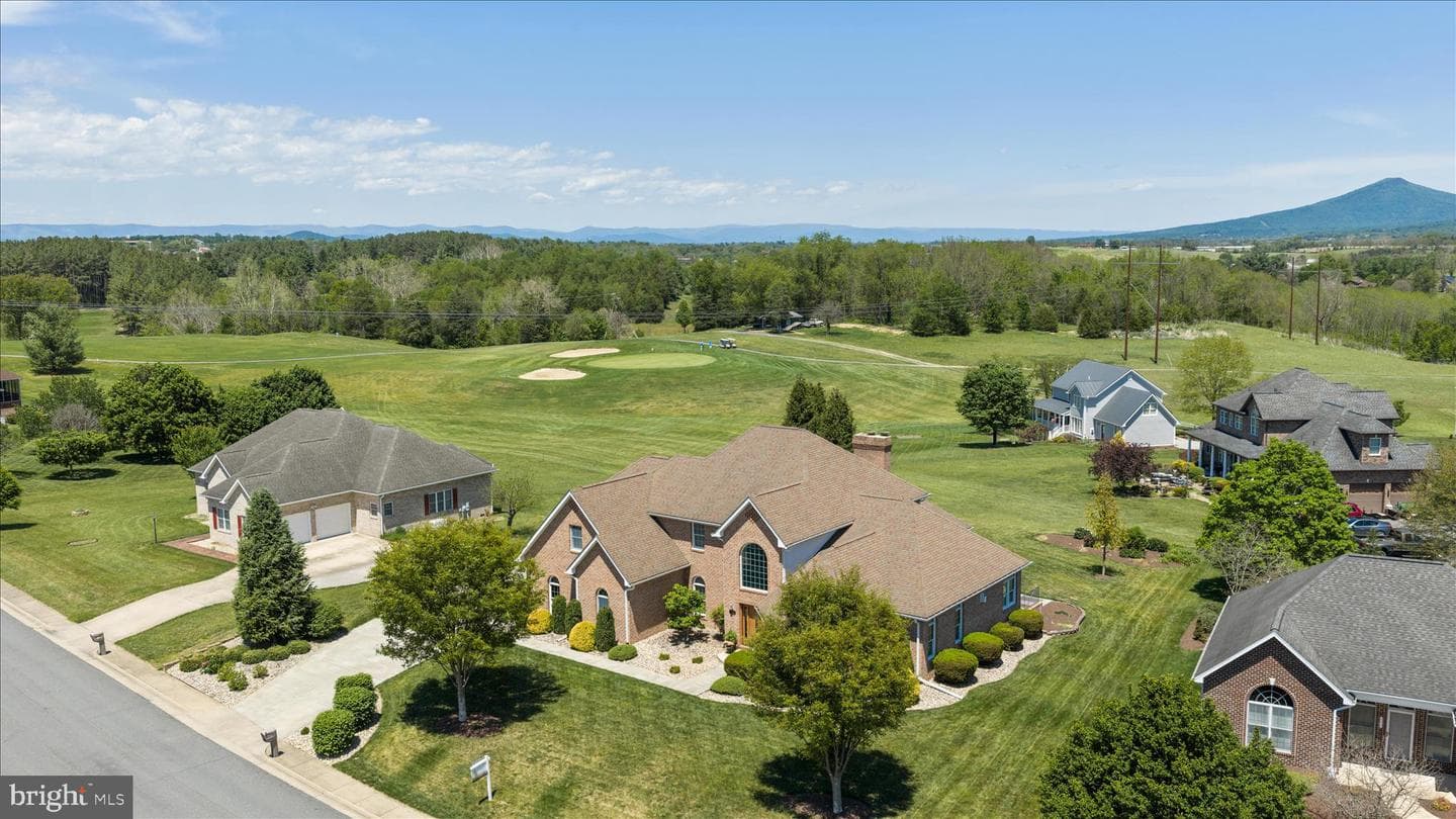 139 Tee Court photo 60