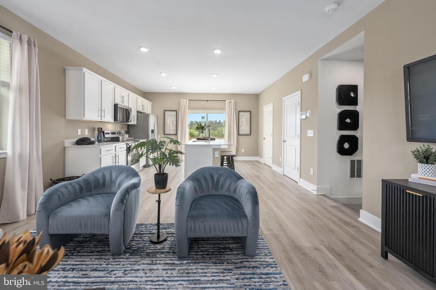 480 Sophie Street photo 18