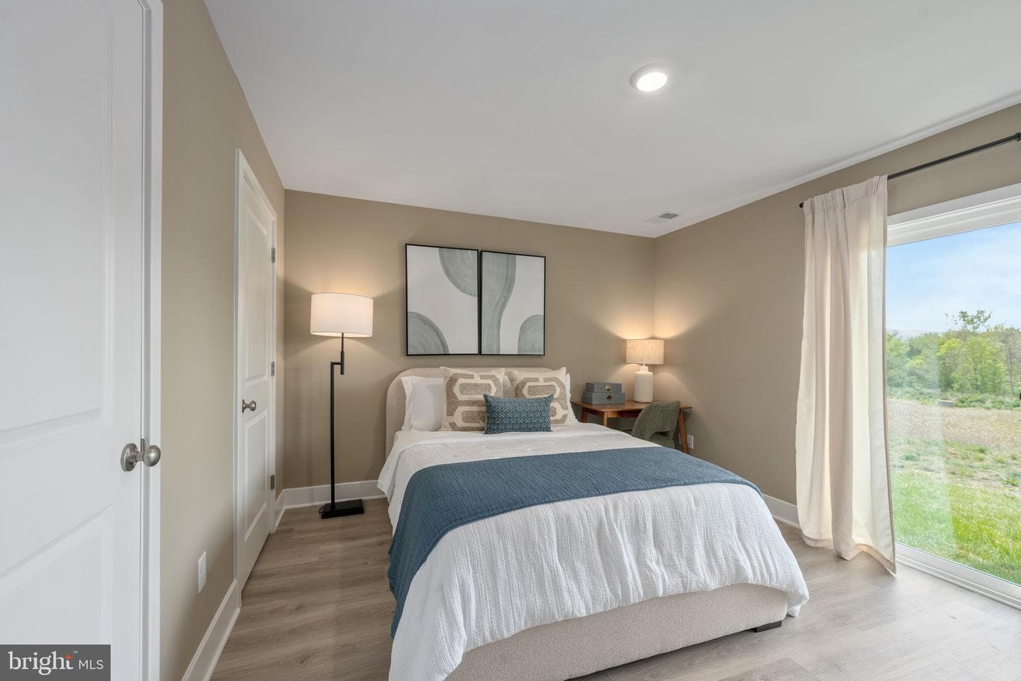 480 Sophie Street photo 26
