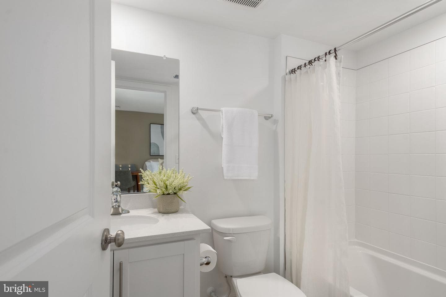 480 Sophie Street photo 29
