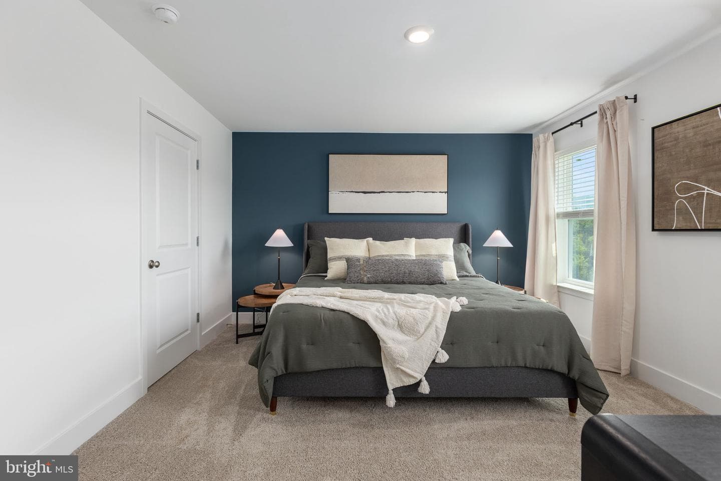 480 Sophie Street photo 36