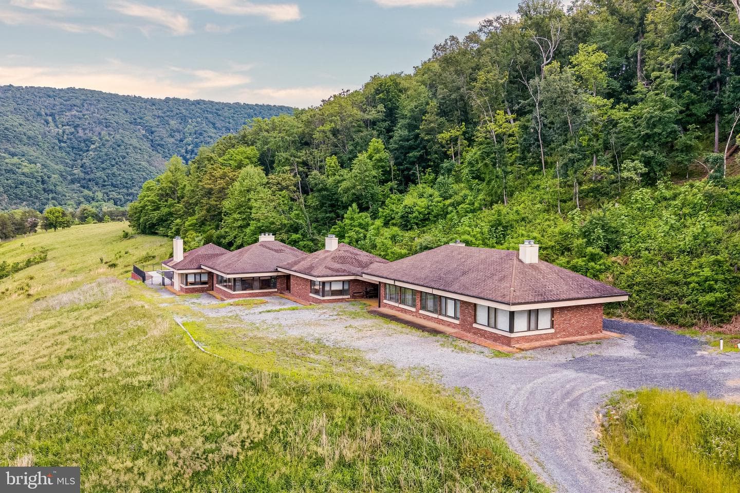 895 Fishers Road, Toms Brook