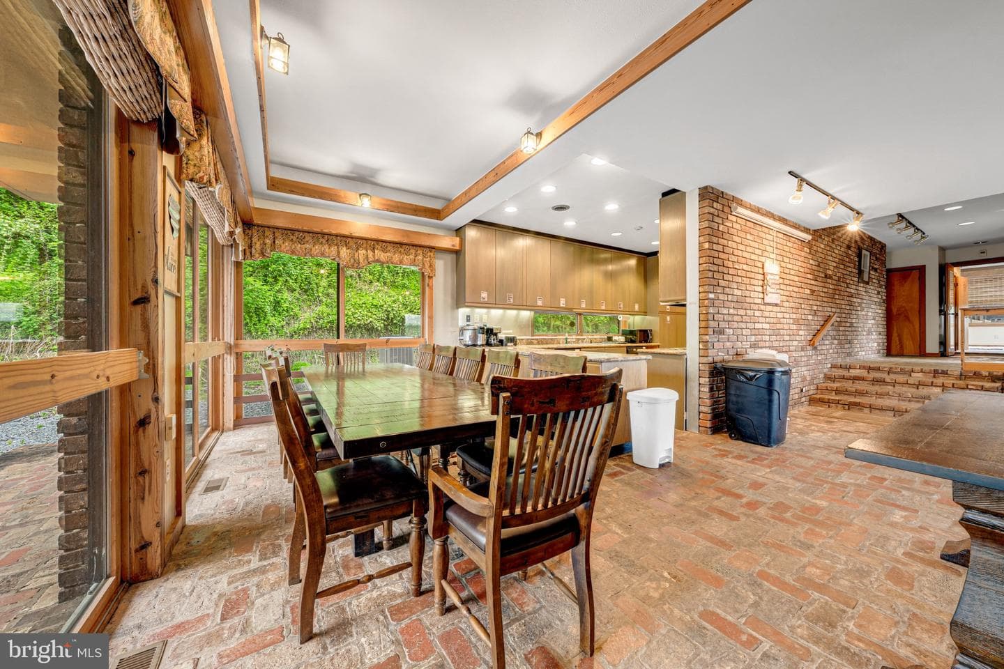 895 Fishers Road photo 13