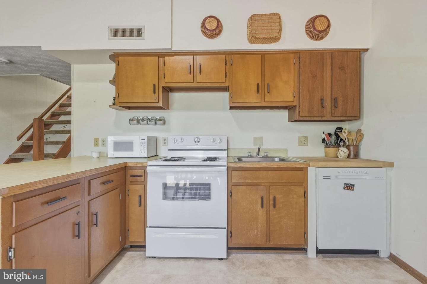 274 the Hill Rd # 13-C photo 21