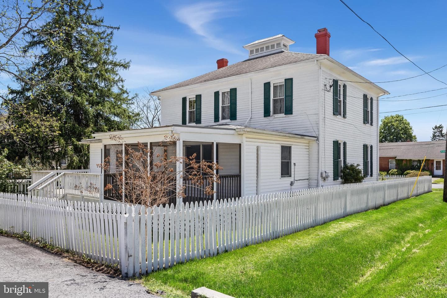 394 W King Street photo 16