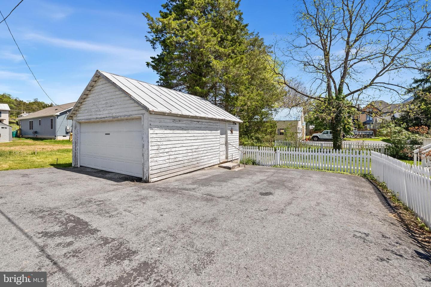 394 W King Street photo 17